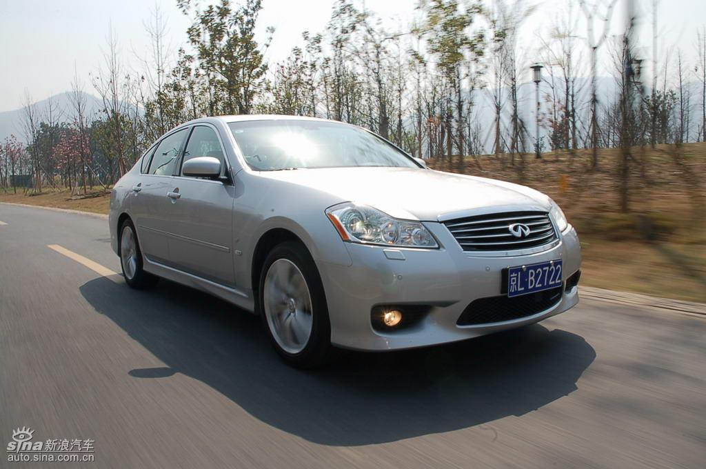 英菲尼迪m35行驶动态