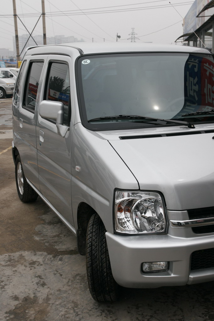 昌河铃木北斗星外观