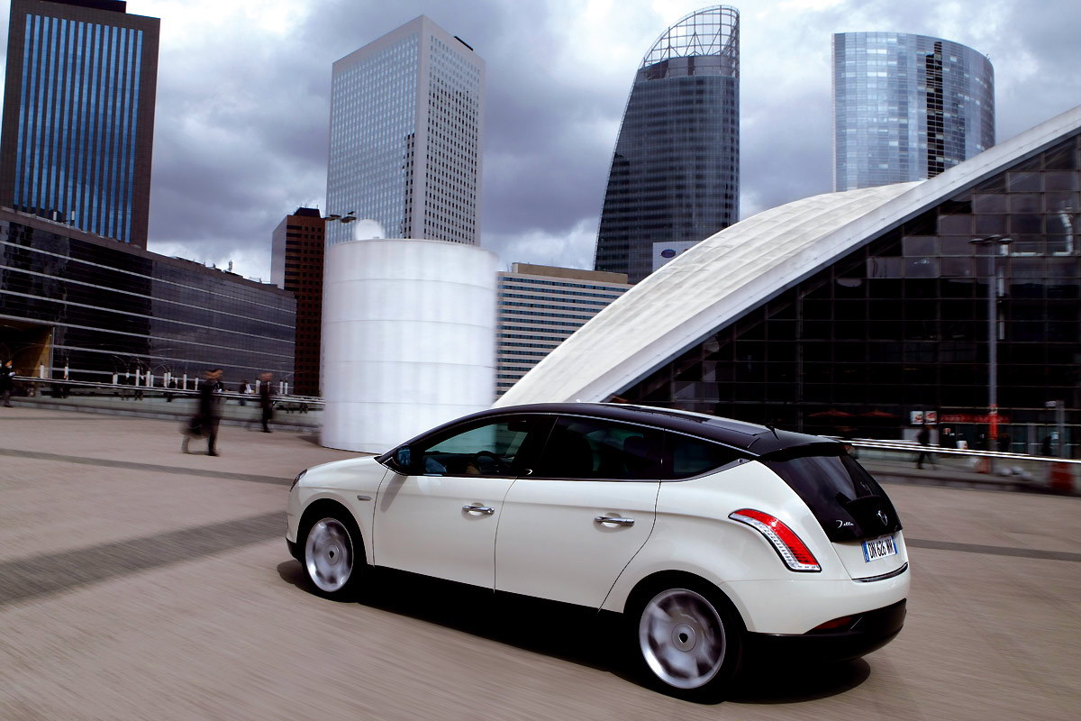 蓝旗亚delta精美组图