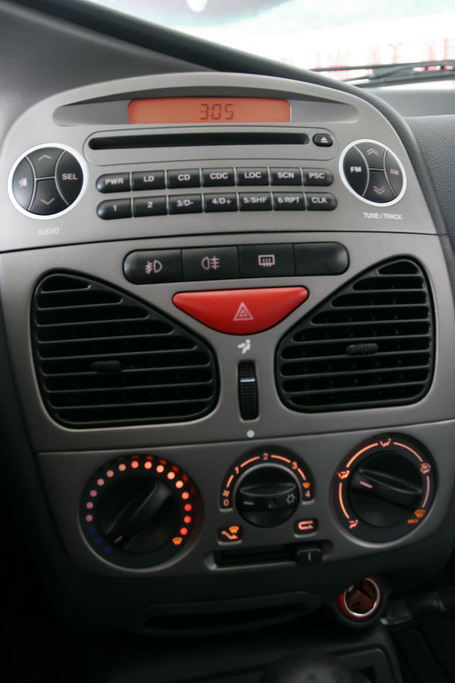 南京菲亚特派力奥中控台