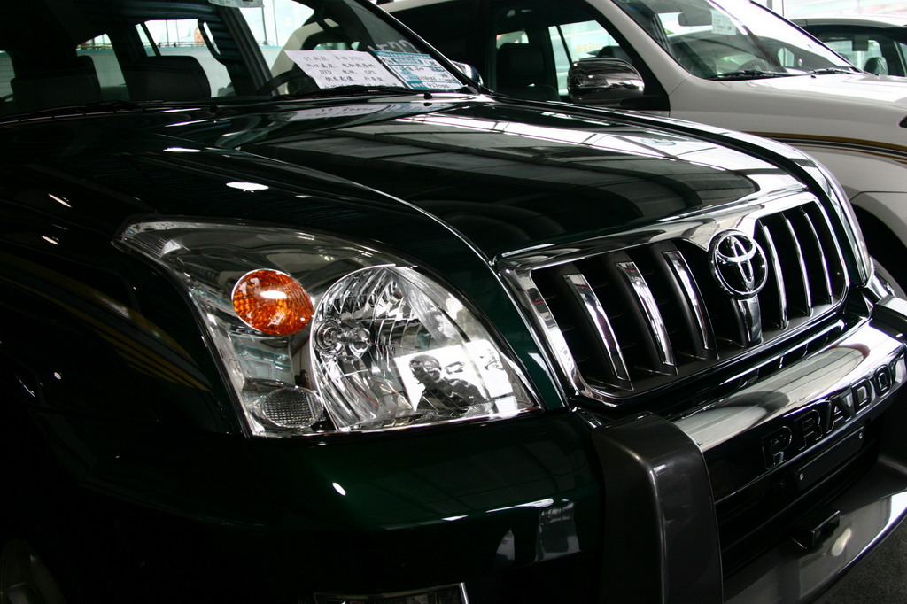 四川丰田普拉多外观