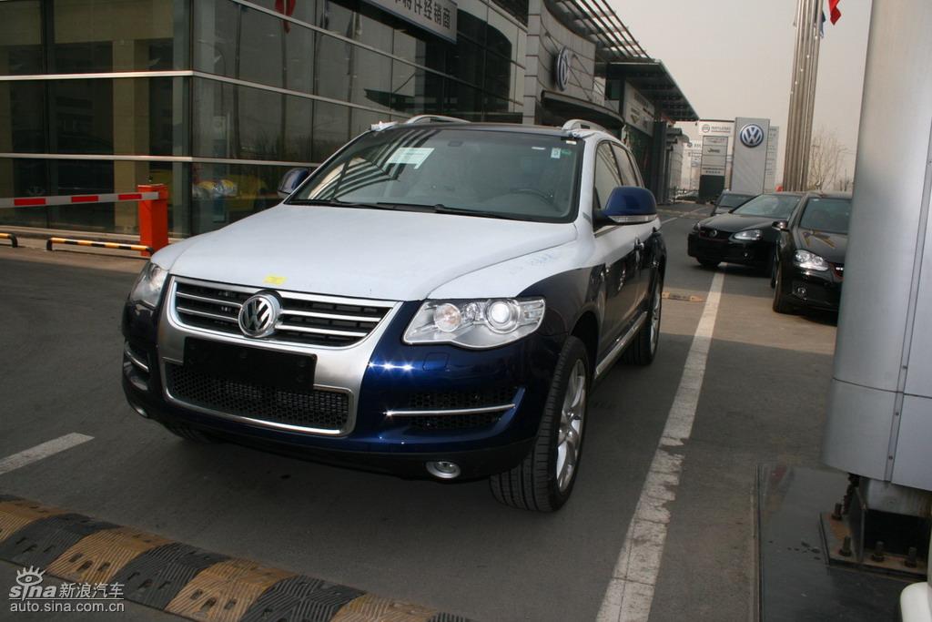 大众途锐w12到店实拍