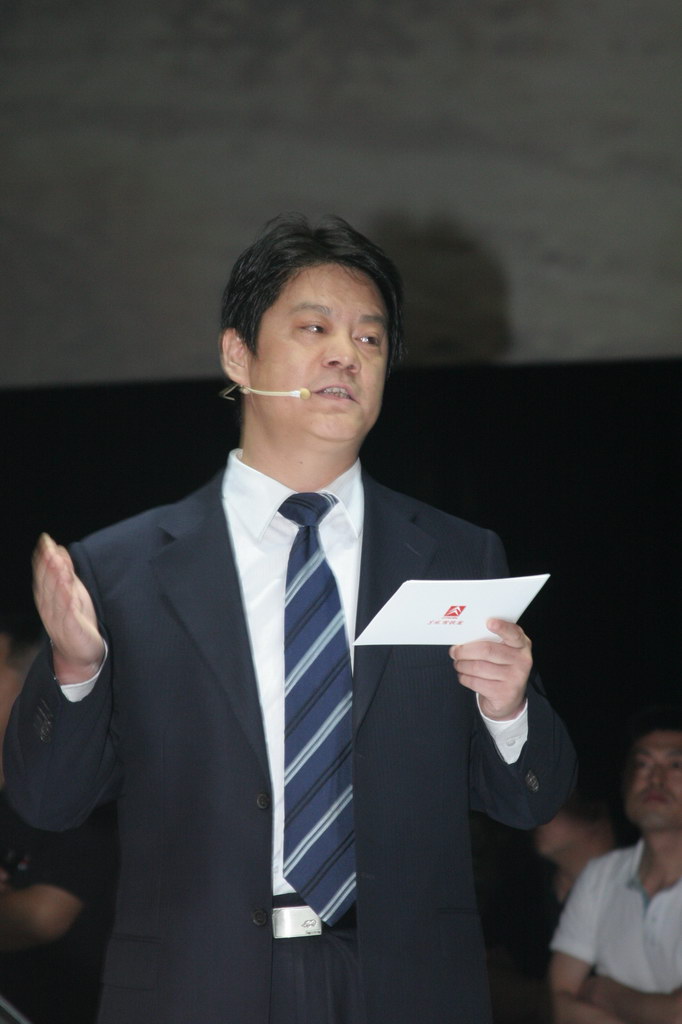 2008年6月28日,东风雪铁龙高品质两厢车-世嘉(c-quatre)正式发布.