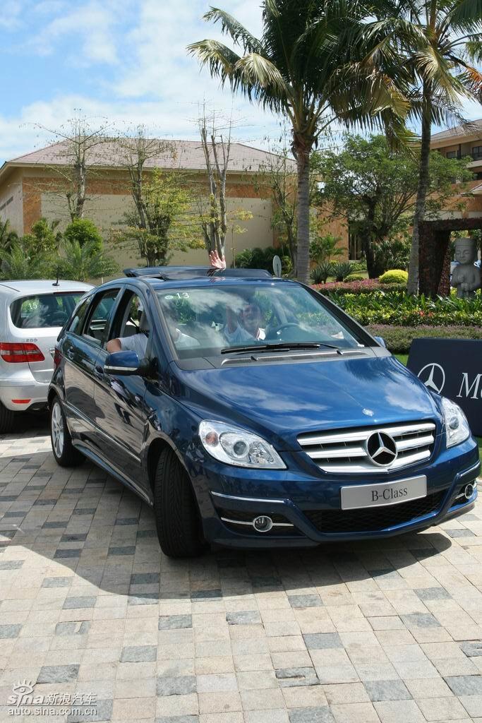 奔驰b200试驾图