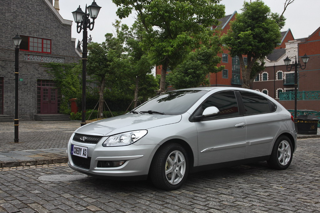 奇瑞a3两厢外观