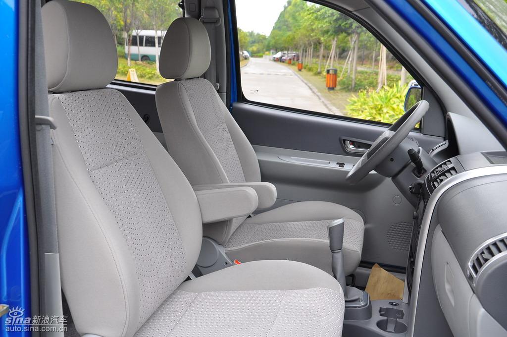 福田迷迪实拍图内饰