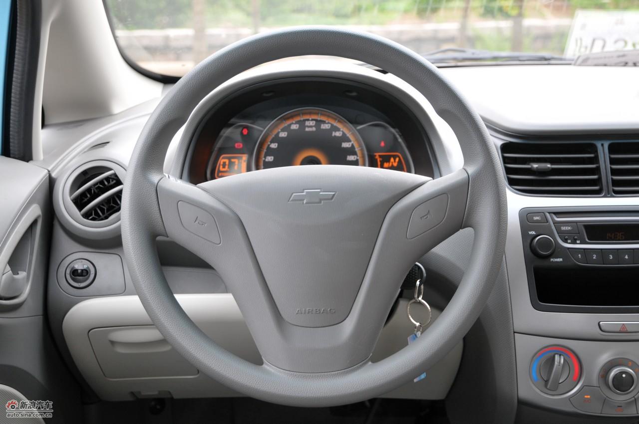 新赛欧两厢版12emt内饰