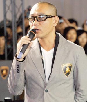 钟丽缇,林保怡现身广州车展助阵兰博基尼(图)