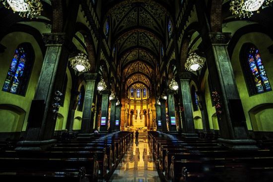 午夜幽暗时光 探访洪楼教堂