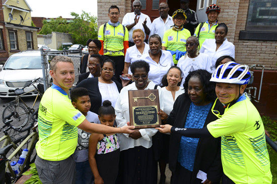 美国老百姓为金飞豹饯行