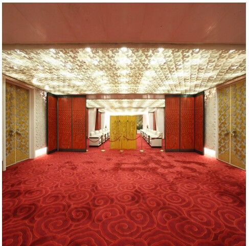 从鸟巢西门进入金色大厅,首先映入眼帘的是田径知识沙盘,观众可回