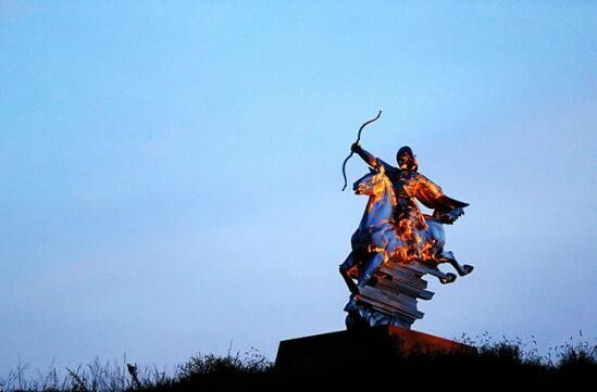 网络大咖走进木兰草原 夜太美人沉醉