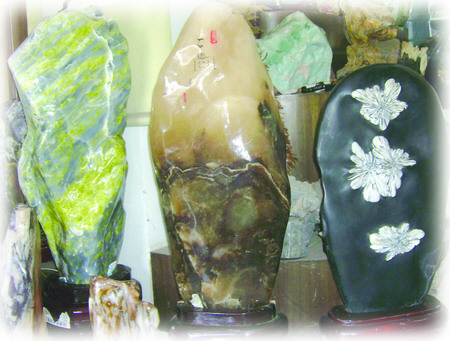 揭开伊犁石神秘面纱