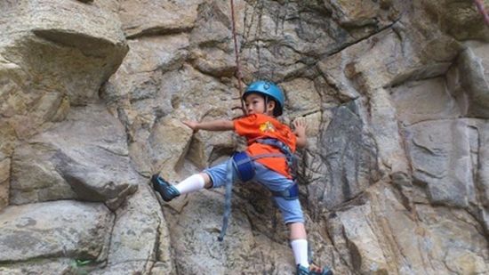 攀岩希望之星举行 让更多孩子领略攀岩之美_登山-攀岩_新浪户外_新浪