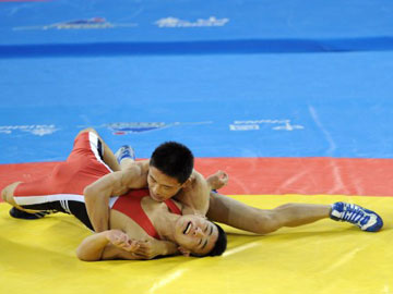 男子古典式摔跤55公斤级 山西王路敏第三