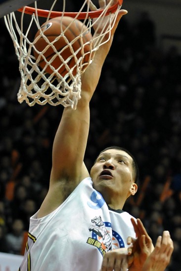 巴特尔总得分超广东传奇外援 15年总排名升至第四_篮球-cba_nike新浪