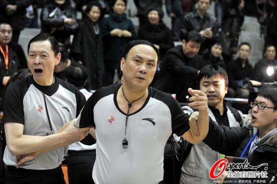 新京战争议主裁首次开口王卓平我一直坦坦荡荡