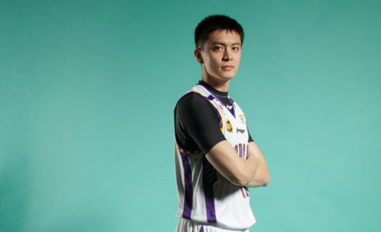杨明辽宁篮球运动员图片