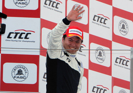 袁波拿下首个尚酷r杯分站冠军 感慨是光头胎受益者_赛车频道_新浪竞技