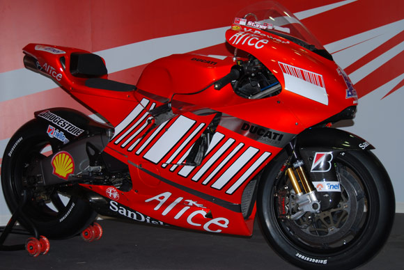 图文杜卡迪新车gp8零距写真两轮版的红魔1号