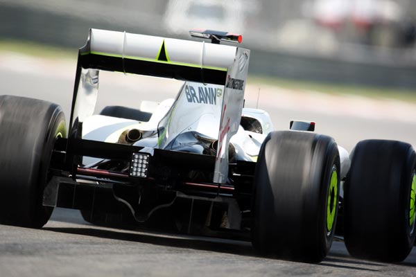 图文f1中国站第1次自由练习布朗gp战车的扩散器