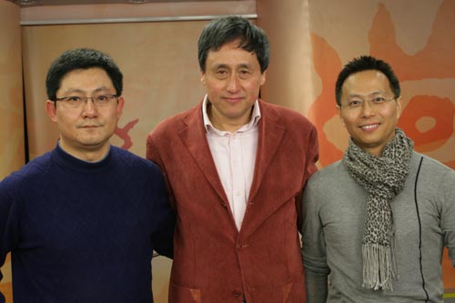 图文-张路詹俊做客新浪聊欧冠 嘉宾三人合影留念