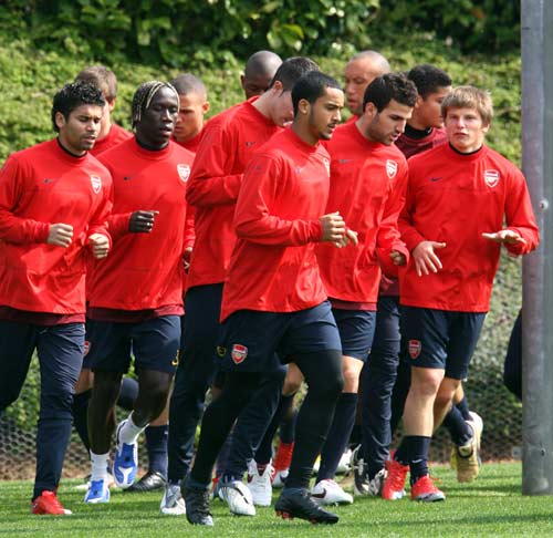 图文-阿森纳备战欧冠八强战次轮 球队士气高涨