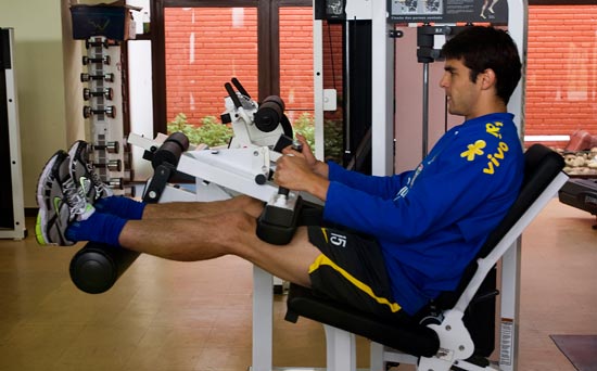 图文巴西备战卡卡不受传闻影响卡卡认真锻炼肌肉