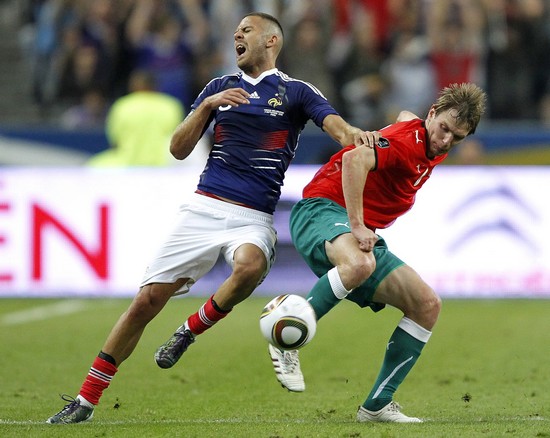 图文欧锦赛法国01白俄罗斯比赛对抗异常激烈