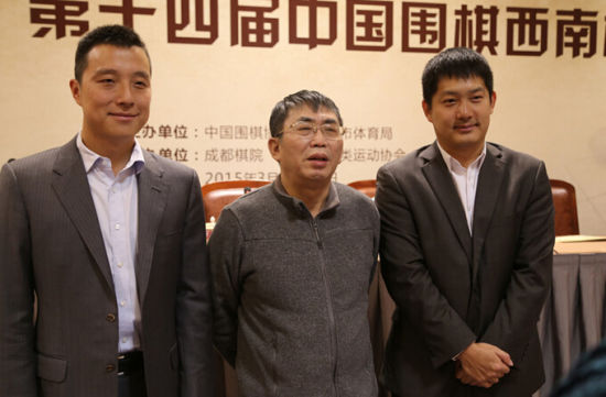 聂卫平与弟子常昊古力(资料图)