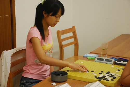 图文全国定段赛第4日现场王香如落下自信一手