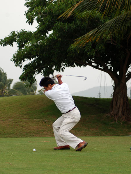 图文中华名人长江校友联谊赛朱时茂的招牌动作