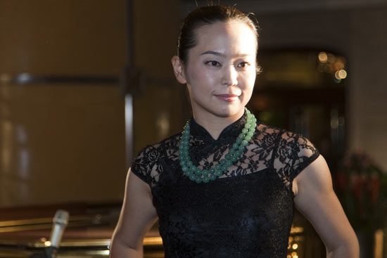 图文木兰队周年会盛况队员苏星参与表演