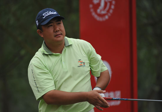 图文-职业锦标赛北京站第二轮 张成伟眺望球路