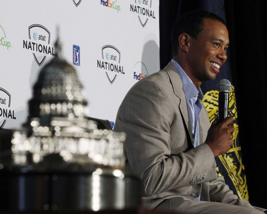 话筒新浪体育讯 当地时间5月21日,伍兹在美国马里兰州贝塞斯达国会