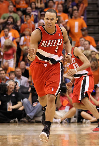 以105比100战胜了太阳,本场比赛开拓者替补球员杰里德-贝勒斯发挥出色