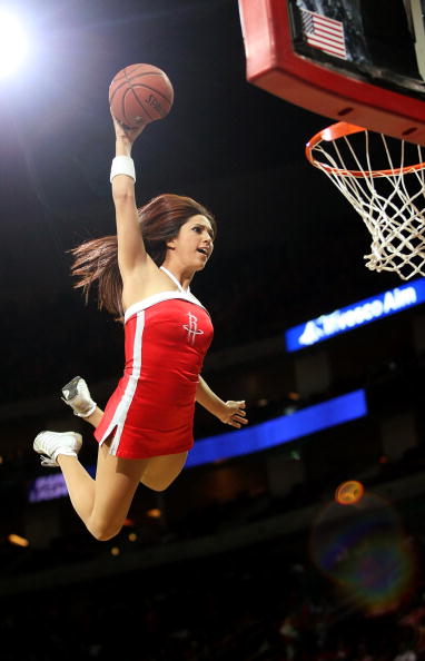 图文-[nba]爵士93-82火箭 女郎扣篮毫不含糊