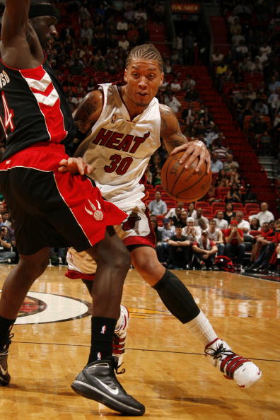 图文常规赛猛龙95115热火比斯利灵巧突破