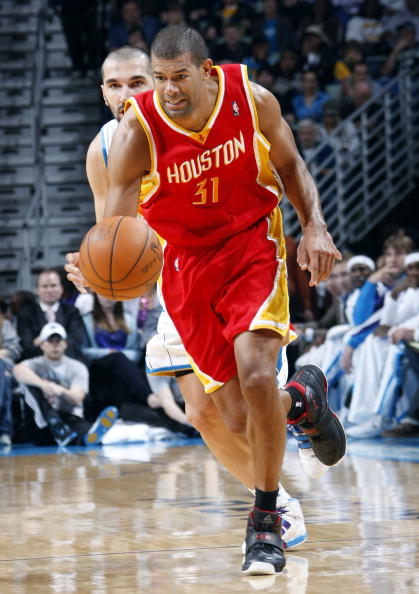 图文常规赛火箭94102黄蜂巴蒂尔强行突破