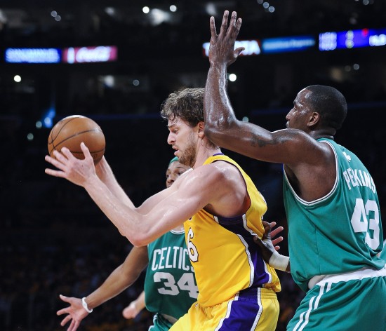 图文-[季后赛]凯尔特人89-102湖人 加索尔接球_篮球-nba_新浪竞技风暴