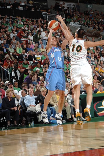 图文wnba总决赛第二场风暴8784梦伯德封盖投篮