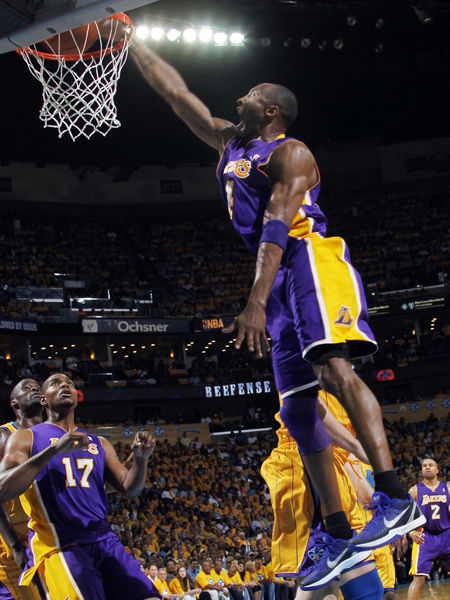 图文季后赛湖人10084黄蜂科比怒扣