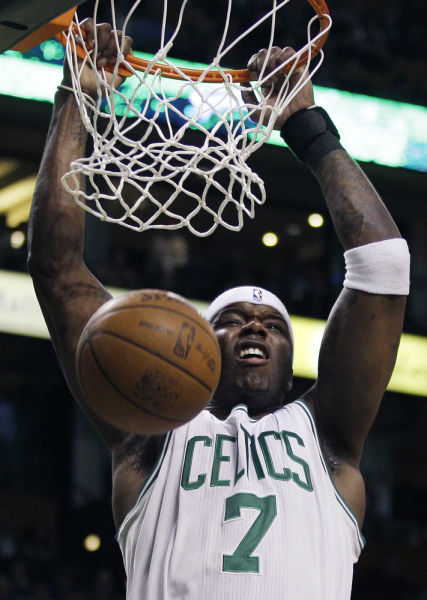 小奥尼尔双手暴扣