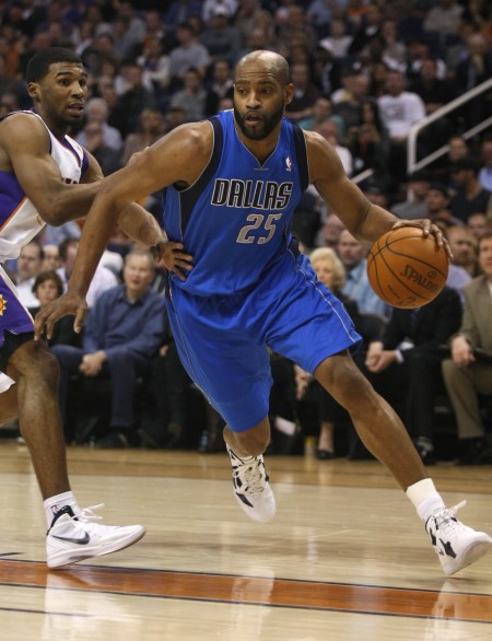 图文常规赛小牛12299太阳后卫卡特带球推进