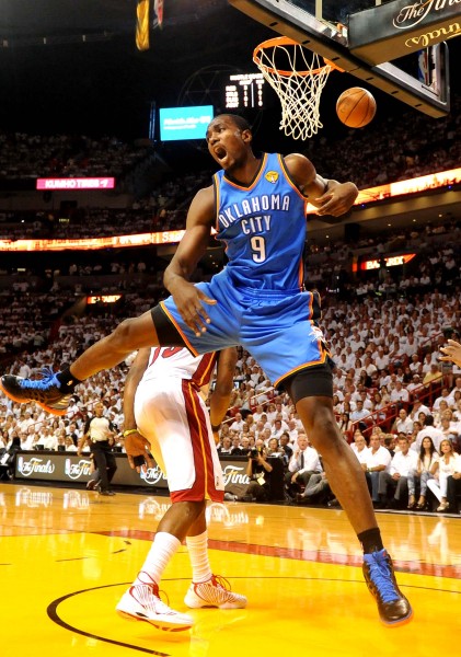 图文nba总决赛雷霆106121热火伊巴卡大力扣篮