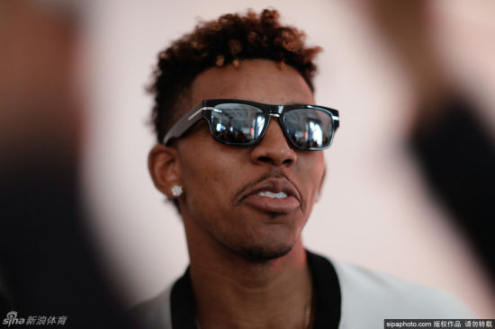 尼克杨休赛期神出鬼没 斯科特:不知道他在干嘛_篮