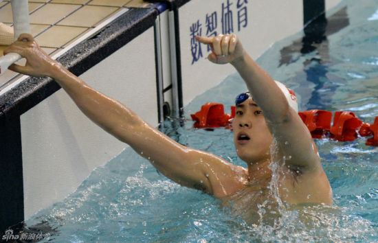 李响摘得男子200米蛙泳冠军