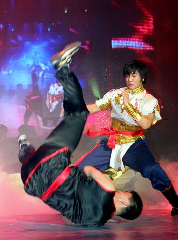 新浪体育讯 2008年3月6日,正值"武林大会"这一项中国有史以来规模最大