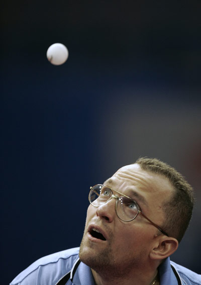 图文-世乒赛男团白俄罗斯3-1西班牙 少见的眼镜选手