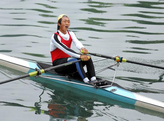 图文春季赛艇锦标赛康伟夺2000米单人双桨季军